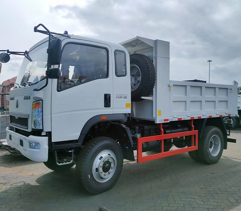 SINOTRUK 4X4 6CBM DUMP TRUCK (2)