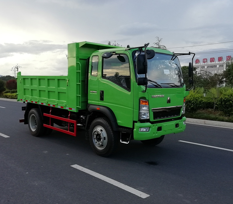 SINOTRUK 4x2 dump truck 4cbm 1