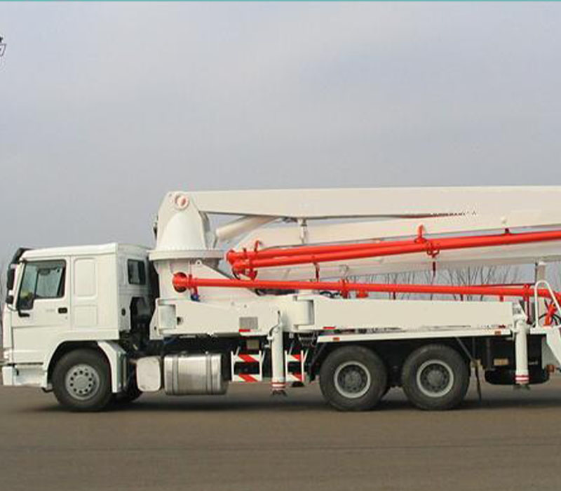 SINOTRUK HOWO 6X4 CONCRETE PUMP TRUCK