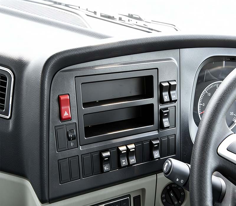 SINOTRUK 4X2 20ft CARGO TRUCK