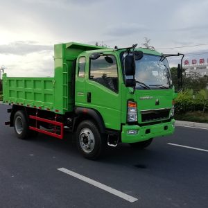 SINOTRUK 4x2 dump truck 4cbm 1