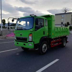 SINOTRUK 4x2 dump truck 4cbm